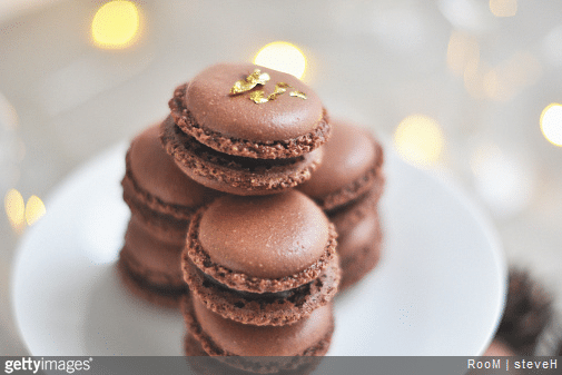 Zoom sur la recette de macarons au chocolat de Pierre Hermé
